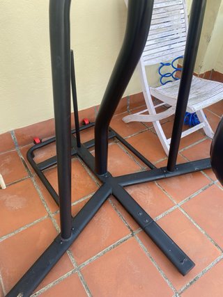Saco de boxeo Outshock con soporte.