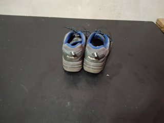 Botas de seguridad negras y azules
