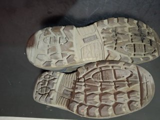Botas de seguridad negras y azules