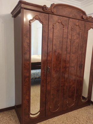 Lote Armario, 2 mesillas, cabecero y cómoda madera