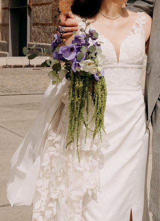 Vestido de boda recto con cola desmontable