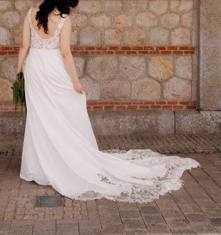 Vestido de boda recto con cola desmontable