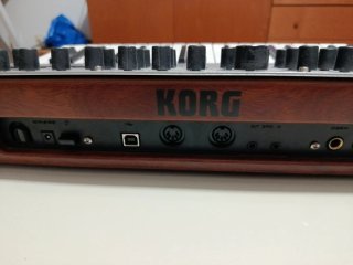 Sintetizador Korg Minilogue Analógico