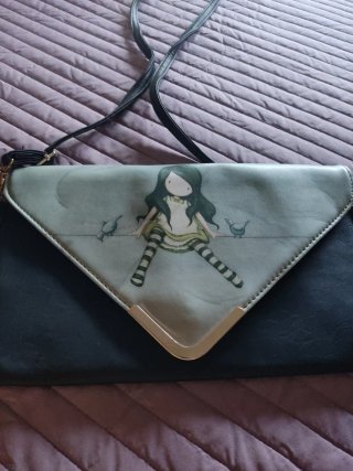 Bolso de mano con dibujo de niña y pájaros