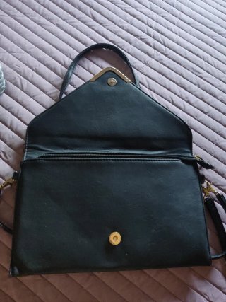Bolso de mano con dibujo de niña y pájaros