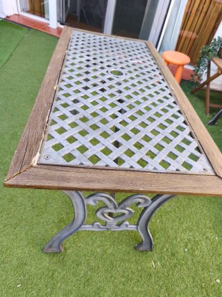 Mesa de forja para jardín
