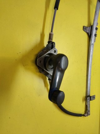 ELEVALUNAS DELANTERO IZQUIERDO NISSAN TERRANO II