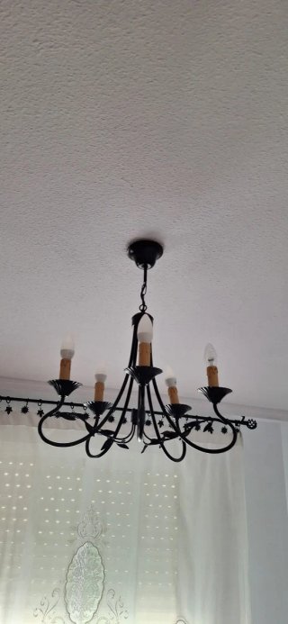 Lámpara de techo negra estilo clásico