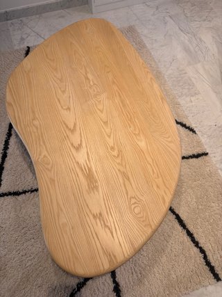 Mesa de centro de madera orgánica