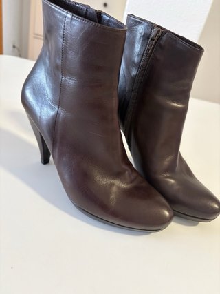 Botines de tacón marrones