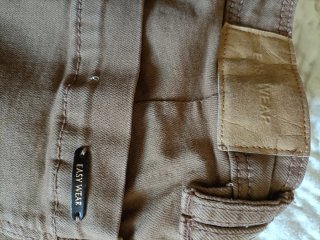 Pantalón ancho marrón