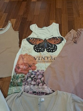 Lote 5 Camisetas Mujer Beige ,rosa y varios