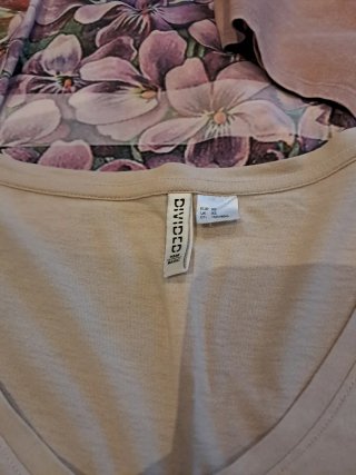Lote 5 Camisetas Mujer Beige ,rosa y varios