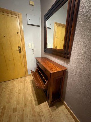 Recibidor y espejo de madera