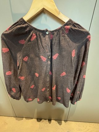 Blusa manga larga bordada