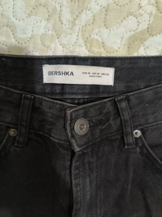 Pantalón corto vaquero Bershka negro hombre
