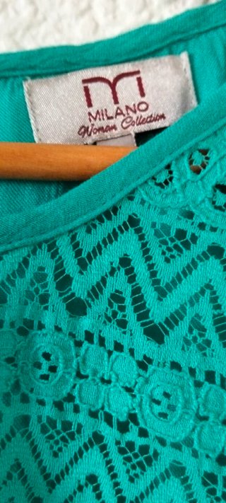 Blusa Milano verde con encaje