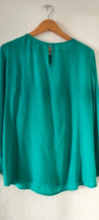 Blusa Milano verde con encaje