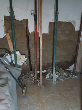 Se vende terreno (actualmente ahí una casa)