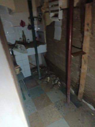 Se vende terreno (actualmente ahí una casa)