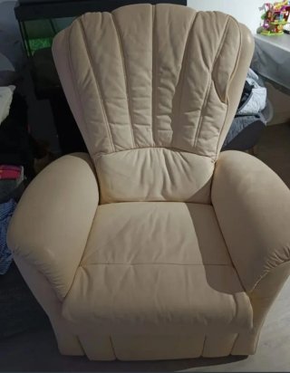 Sofá masajeador beige de piel,no funciona el mando