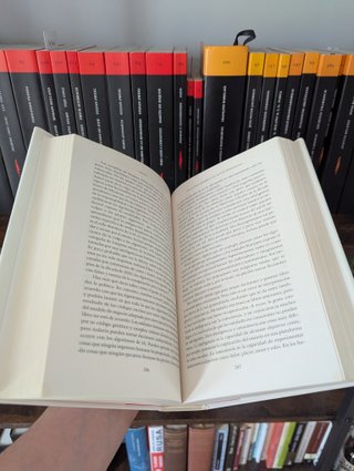 Nexus - Yuval N. Harari