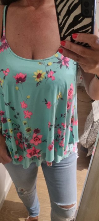 Top floral con tirantes