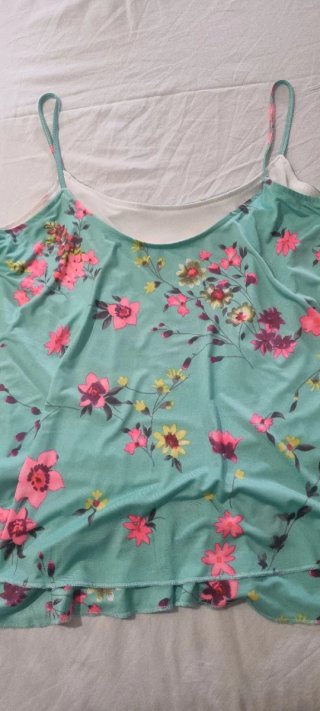 Top floral con tirantes