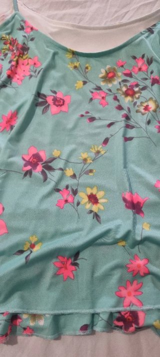 Top floral con tirantes