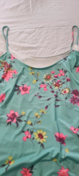 Top floral con tirantes