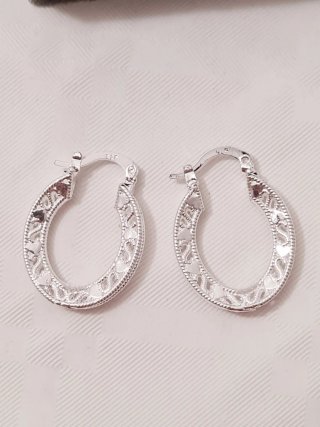 Orecchini ovali in argento 925
