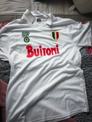 Camiseta de fútbol blanca