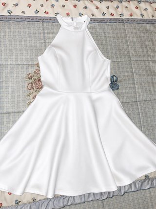 Vestido blanco halter sin mangas