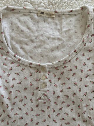Camiseta floral manga larga