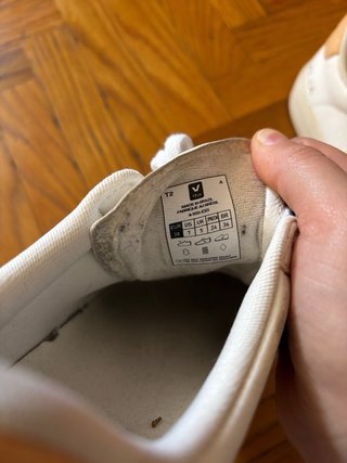 Zapatillas Veja Blancas y Amarillas