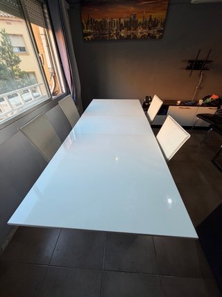 Mesa extensible blanca cristal y metal