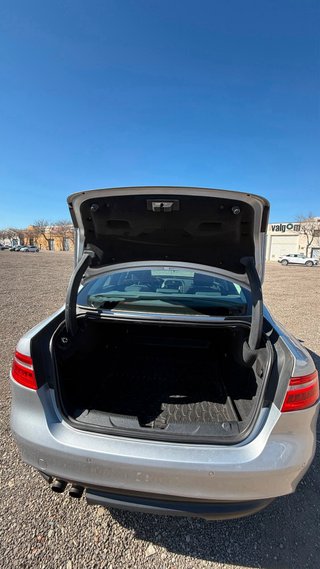 Jaguar XE 2016 2.0 180 Portfolio AWD 4p Automático