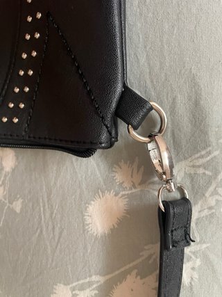 Bolso MSK negro con tachuelas
