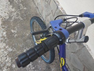 Bicicleta BH Morada con Suspensión