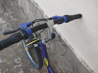 Bicicleta BH Morada con Suspensión