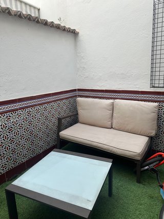 Conjunto Sofá 2 Plazas + Mesa Exterior