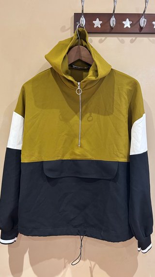 Sudadera Zara Verde Oliva y Negra