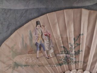 Pareja de abanicos en abaniqueras