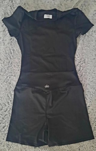 Conjunto Deportivo ALO Top + Short Negro Talla M