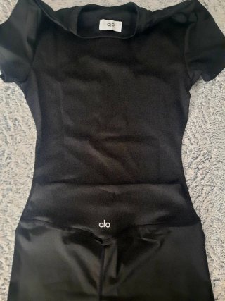 Conjunto Deportivo ALO Top + Short Negro Talla M