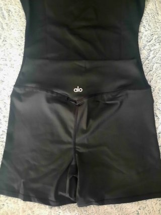Conjunto Deportivo ALO Top + Short Negro Talla M