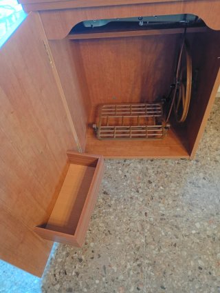 Máquina de coser Wertheim con mueble