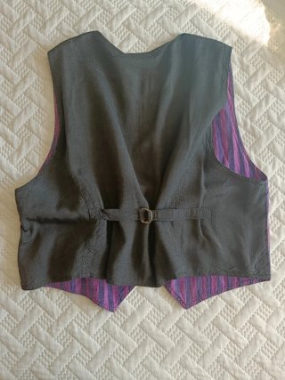 Chaleco Rayas Vintage Morado y Negro