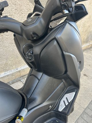 Yamaha Xmax 300 Negra