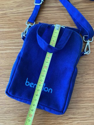 Pequeño Bolso Benetton Morado correa regulable